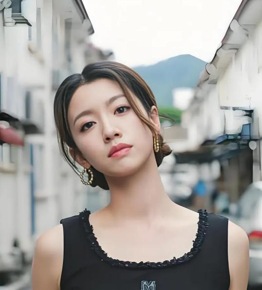 蔡思贝