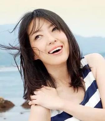 路嘉欣